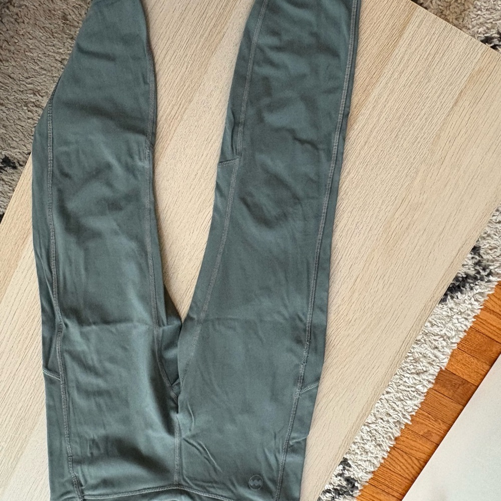 Janji Sage Green Activewear